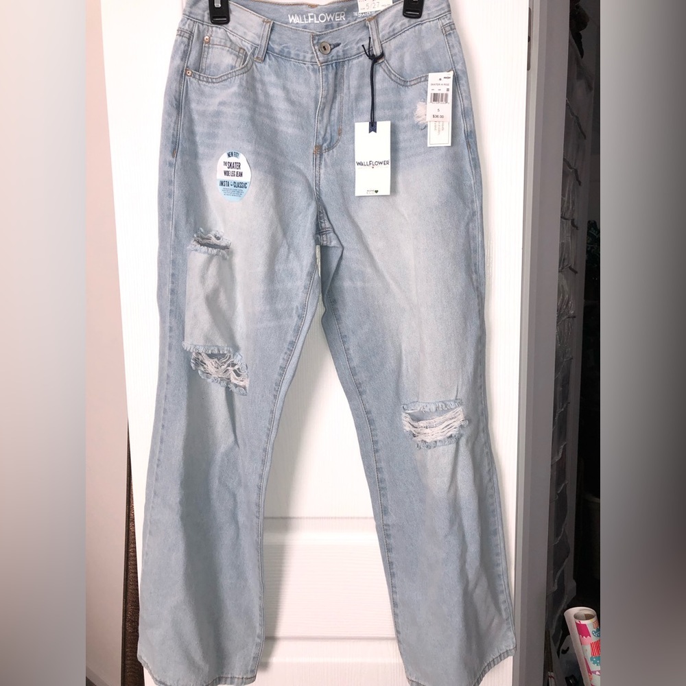 Women’s Wallflower Brand Jeans. Size‎ 5 NWTS